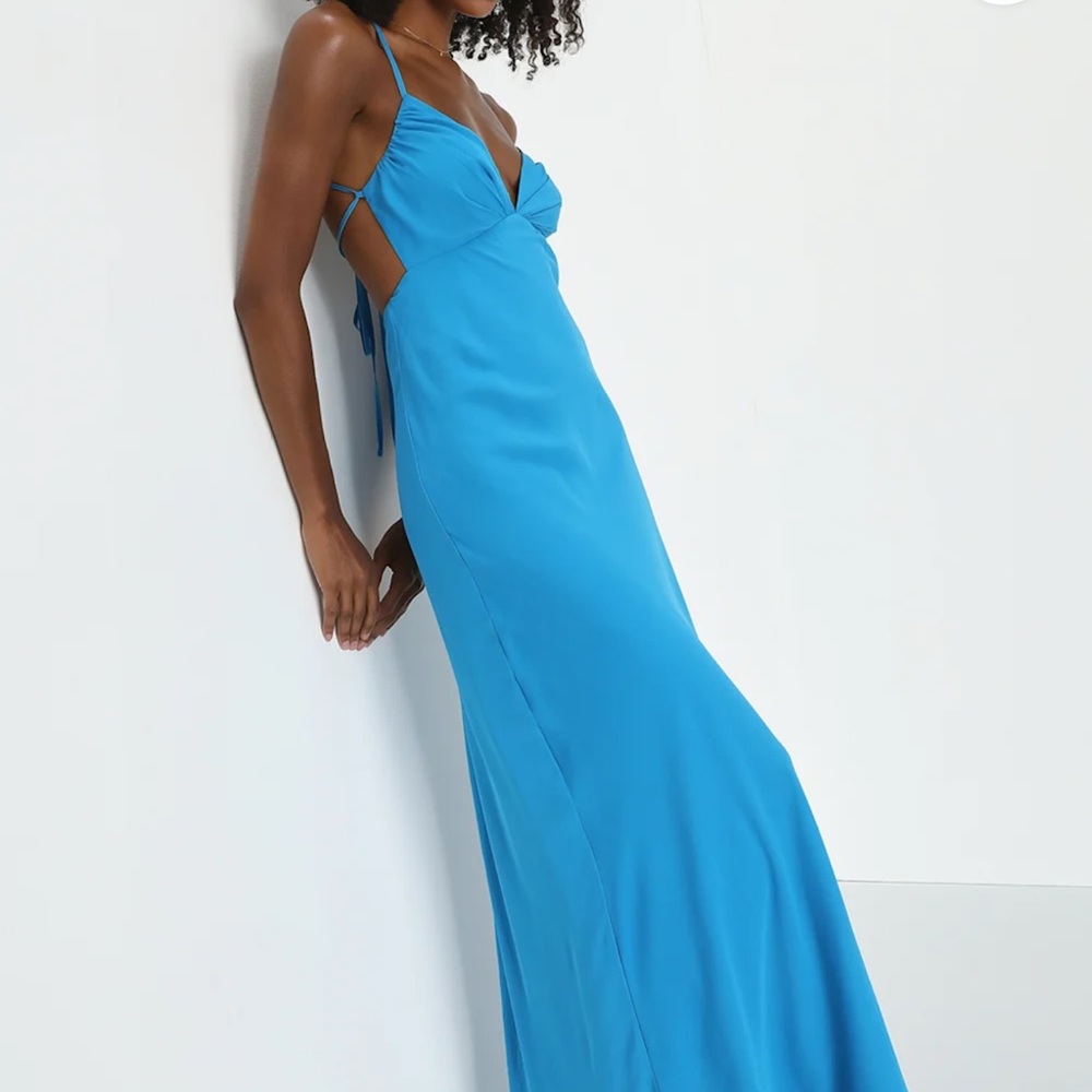 NWT Lulus v-neck backless maxi dress